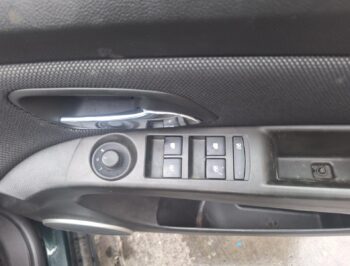 Right Front Master Switch