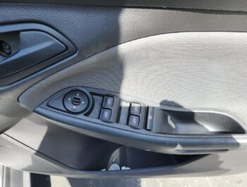 Right Front Master Switch