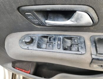 Right Front Master Switch