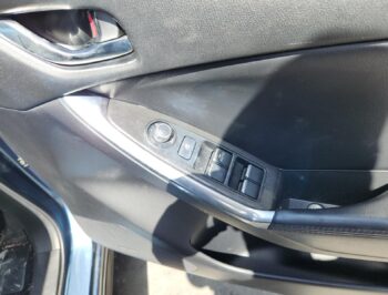 Right Front Master Switch