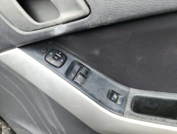 Right Front Master Switch