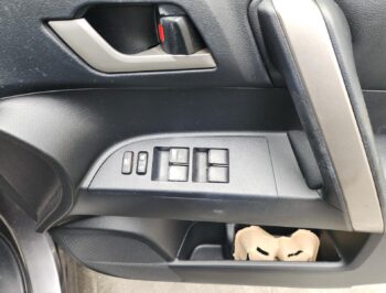 Right Front Master Switch