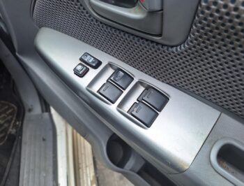 Right Front Master Switch