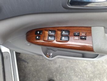 Right Front Master Switch