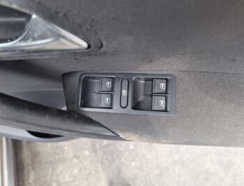 Right Front Master Switch