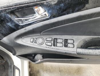 Right Front Master Switch