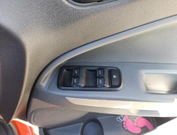 Right Front Master Switch