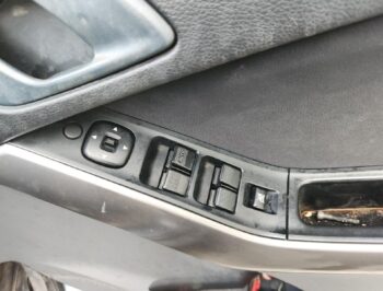 Right Front Master Switch