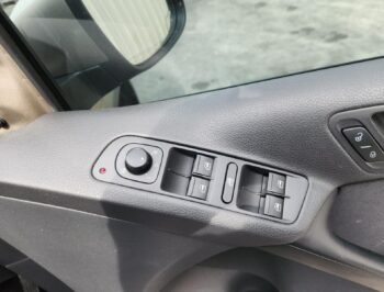 Right Front Master Switch