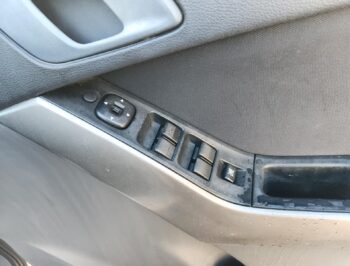 Right Front Master Switch