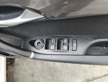 Right Front Master Switch