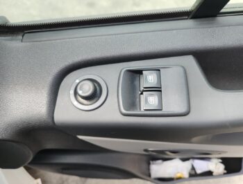Right Front Master Switch