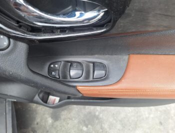 Right Front Master Switch
