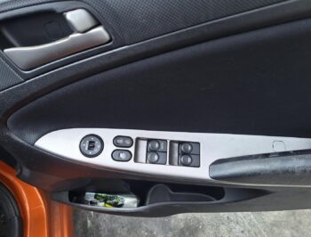 Right Front Master Switch