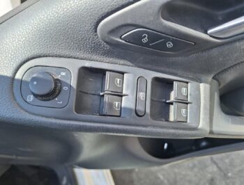 Right Front Master Switch