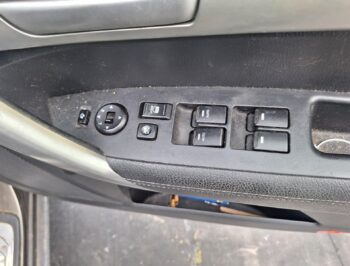Right Front Master Switch