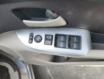 Right Front Master Switch
