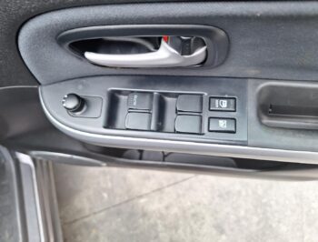 Right Front Master Switch