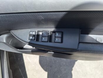 Right Front Master Switch