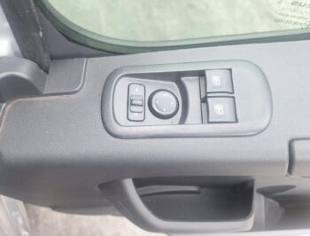 Right Front Master Switch