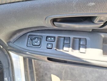 Right Front Master Switch