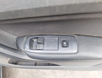 Right Front Master Switch