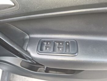 Right Front Master Switch
