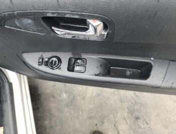 Right Front Master Switch