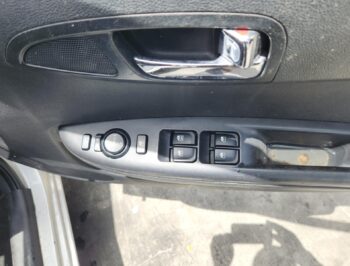 Right Front Master Switch