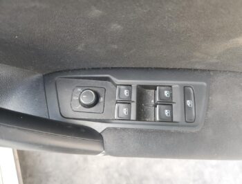 Right Front Master Switch