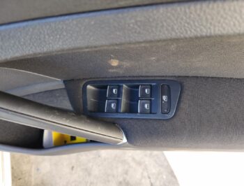 Right Front Master Switch