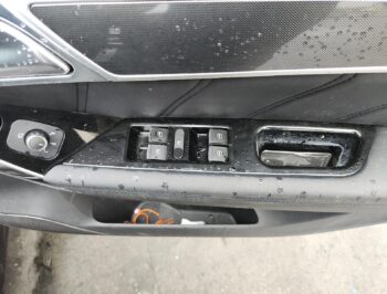 Right Front Master Switch