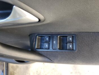 Right Front Master Switch