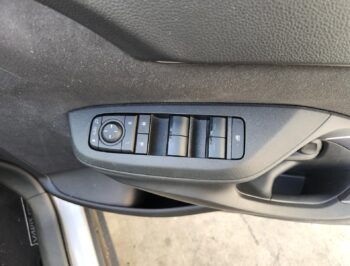 Right Front Master Switch
