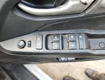 Right Front Master Switch