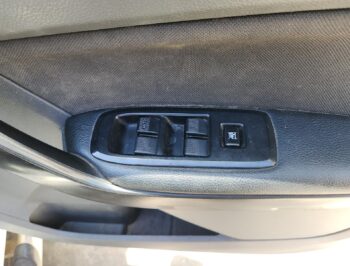 Right Front Master Switch