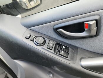Right Front Master Switch