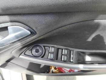 Right Front Master Switch