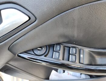 Right Front Master Switch