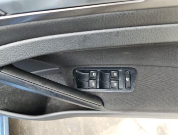 Right Front Master Switch