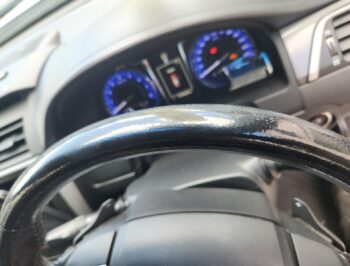 Steering Wheel Front - (to show wear)